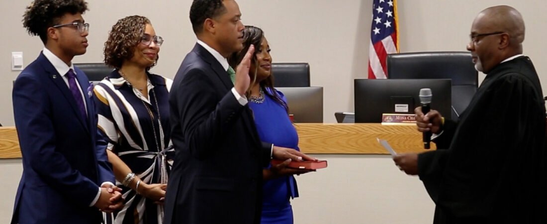 Quentin Wiltz Sworn in As Mayor of Pearland